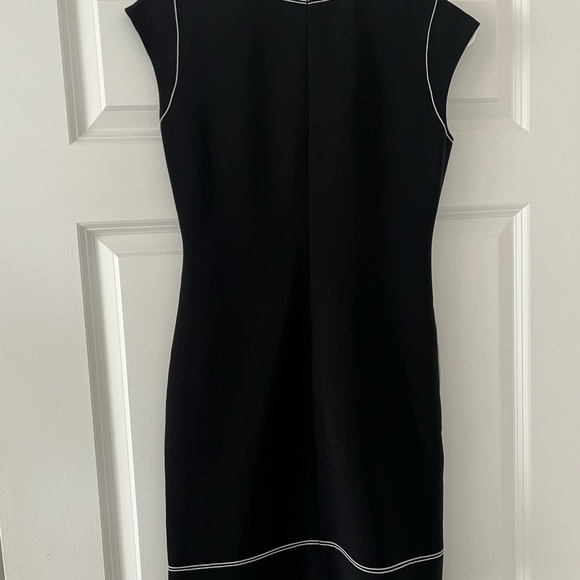 NWT Theory Admiral Crepe Cap Sleeve Black Embroidered Shift Dress size 00 $366 - Picture 4 of 5